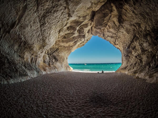 beach tunnel